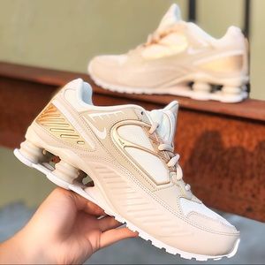 Womens Nike Shox Enigma 9000 Desert Sand Sneaker Womens Nike Shox Enigma 9000 Desert Sand Sneaker